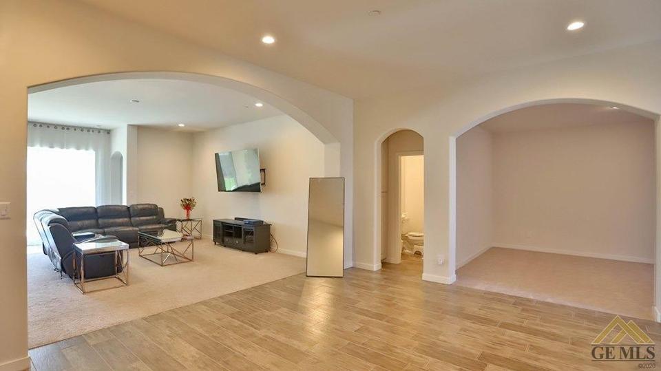  11615 Claret Ct, Bakersfield, CA 93311 photo 7