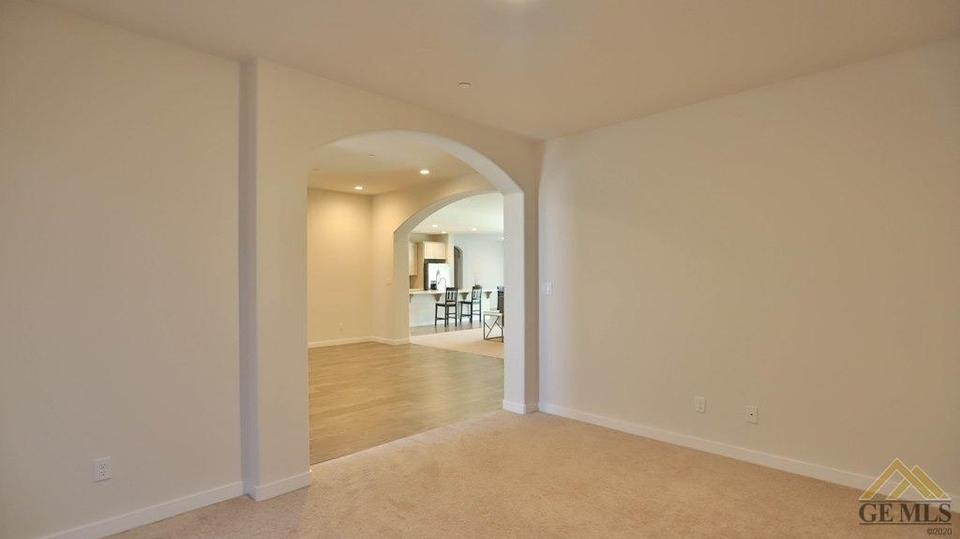  11615 Claret Ct, Bakersfield, CA 93311 photo 6