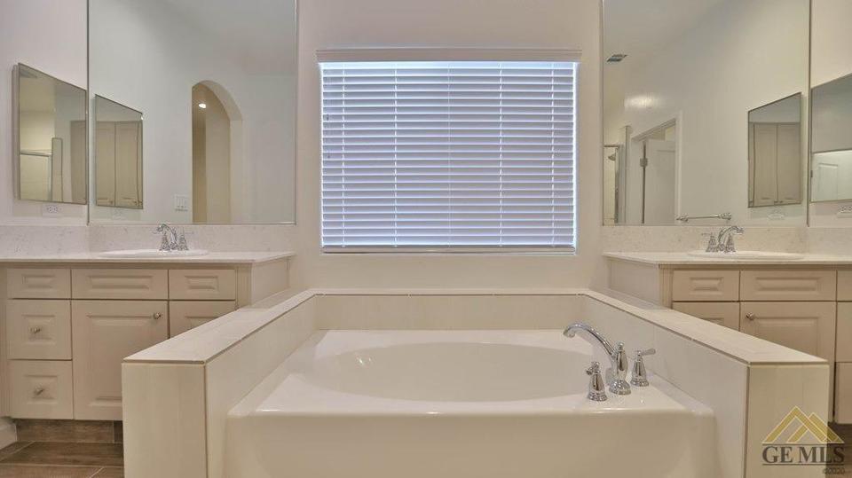  11615 Claret Ct, Bakersfield, CA 93311 photo 23