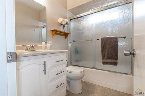 2000 Wilson Rd, Bakersfield, CA 93304 photo 10