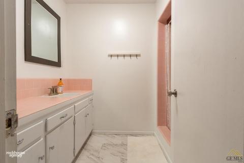 118 E Warren St, Taft, CA 93268 photo 13