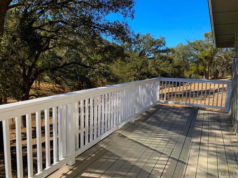 22478 Zurich Dr, Tehachapi, CA 93561 photo 2