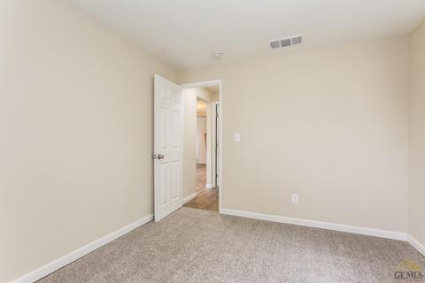1307 Gorrill St, Bakersfield, CA 93307 photo 19