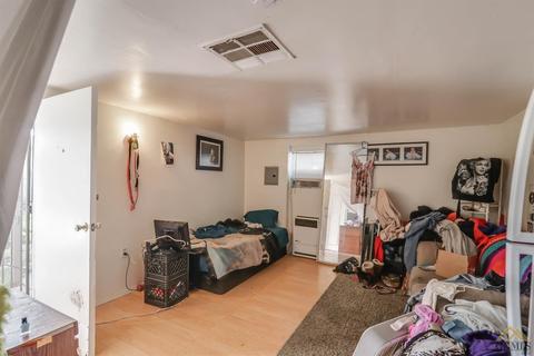 706 Monache Dr, Bakersfield, CA 93308 photo 14