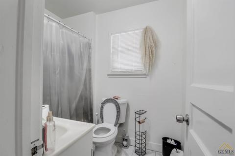 706 Monache Dr, Bakersfield, CA 93308 photo 8