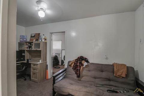 706 Monache Dr, Bakersfield, CA 93308 photo 5