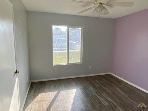 324 E Woodrow St, Taft, CA 93268 photo 6