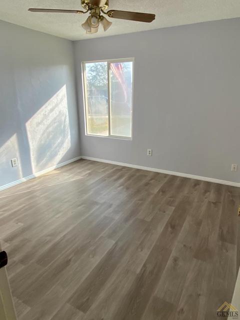 324 E Woodrow St, Taft, CA 93268 photo 7