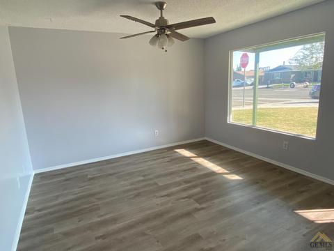 324 E Woodrow St, Taft, CA 93268 photo 5