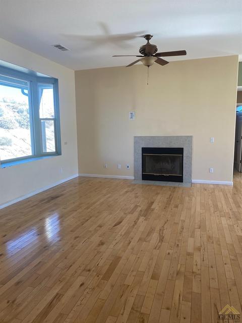25701 Jacaranda, Tehachapi, CA 93561 photo 2