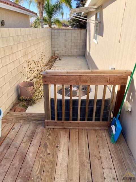 102 Tyler St, Taft, CA 93268 photo 21