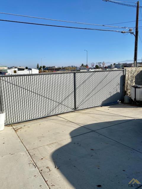 102 Tyler St, Taft, CA 93268 photo 14