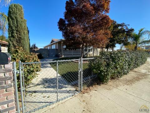 102 Tyler St, Taft, CA 93268 photo 3