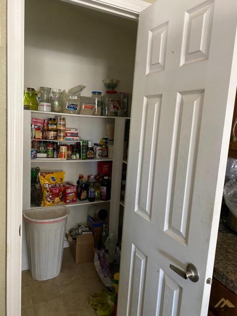 102 Tyler St, Taft, CA 93268 photo 32