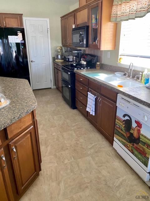102 Tyler St, Taft, CA 93268 photo 27