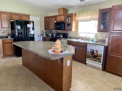 102 Tyler St, Taft, CA 93268 photo 28