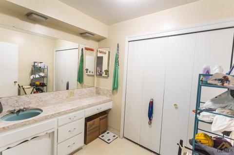 2425 9th St, Wasco, CA 93280 photo 17