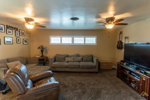 2425 9th St, Wasco, CA 93280 photo 4