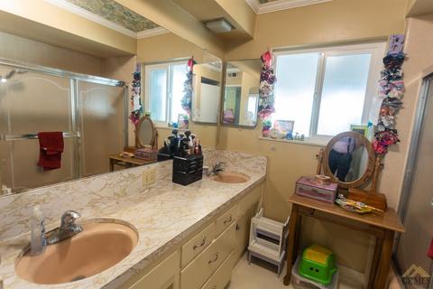 2425 9th St, Wasco, CA 93280 photo 13