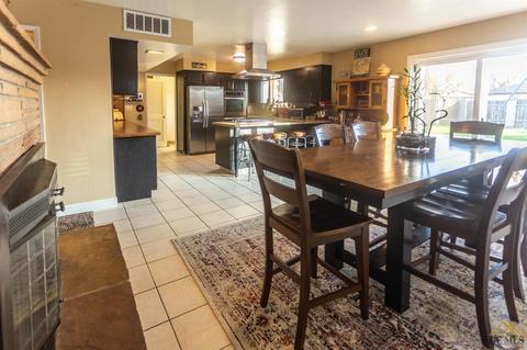 2425 9th St, Wasco, CA 93280 photo 7