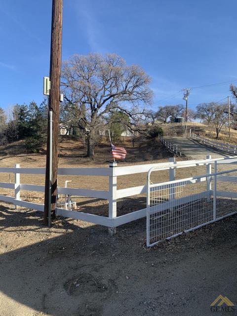 22134 Old Town Rd, Tehachapi, CA 93561 photo 4