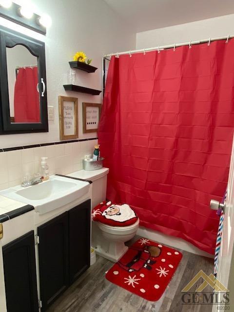 216 E Woodrow St, Taft, CA 93268 photo 8