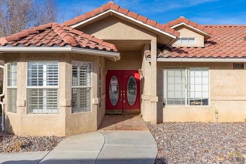 29921 Jamaica Dunes Dr, Tehachapi, CA 93561 photo 2