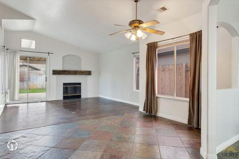 8409 Winlock St, Bakersfield, CA 93312 photo 5