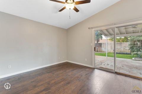 8409 Winlock St, Bakersfield, CA 93312 photo 12
