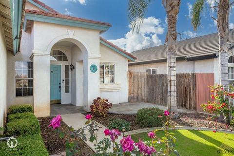 8409 Winlock St, Bakersfield, CA 93312 photo 2