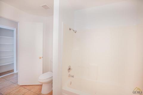 596 Johnston Ave, Shafter, CA 93263 photo 17