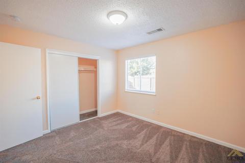 596 Johnston Ave, Shafter, CA 93263 photo 12