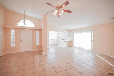 596 Johnston Ave, Shafter, CA 93263 photo 6
