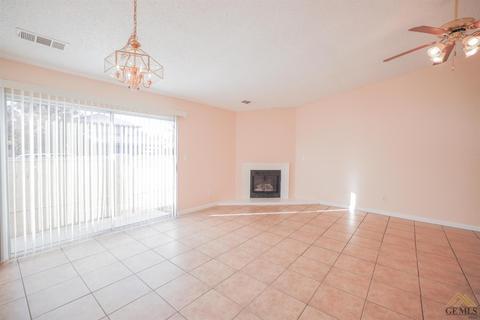 596 Johnston Ave, Shafter, CA 93263 photo 7