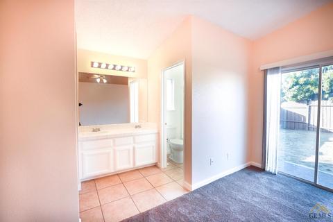 596 Johnston Ave, Shafter, CA 93263 photo 11