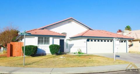 596 Johnston Ave, Shafter, CA 93263 photo 2