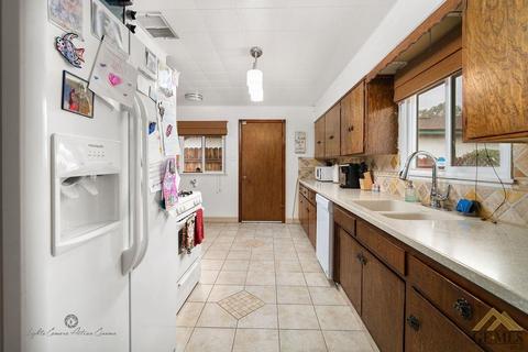 1401 Carson Ave, Bakersfield, CA 93304 photo 5