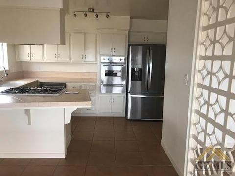 418 Stokes Ln, Taft, CA 93268 photo 4