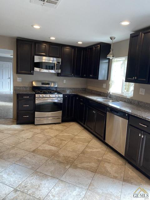 601 Fillmore St, Taft, CA 93268 photo 2