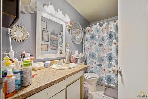 8904 Jeffry Ave, Lamont, CA 93241 photo 5
