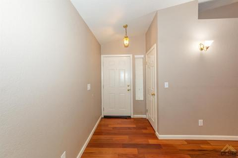 7425 Stone Breakers Ave, Bakersfield, CA 93313 photo 3