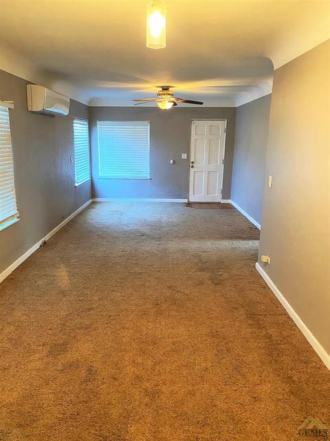211 E St, Taft, CA 93268 photo 3