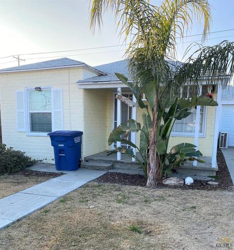 211 E St, Taft, CA 93268 photo 2