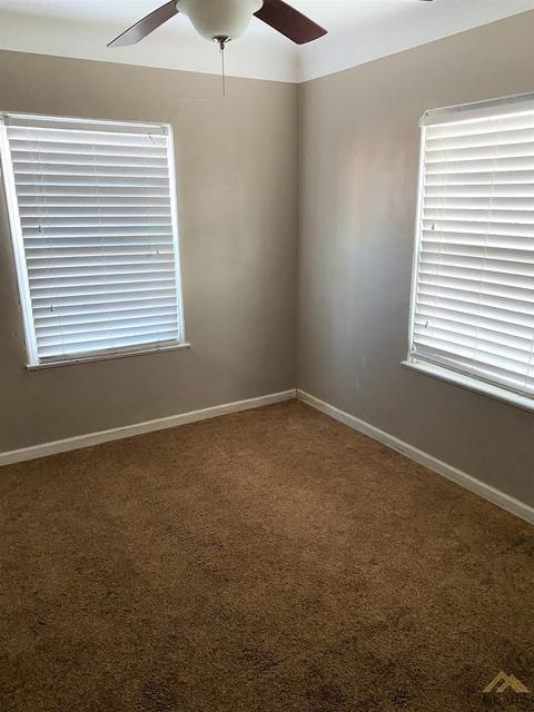 211 E St, Taft, CA 93268 photo 14