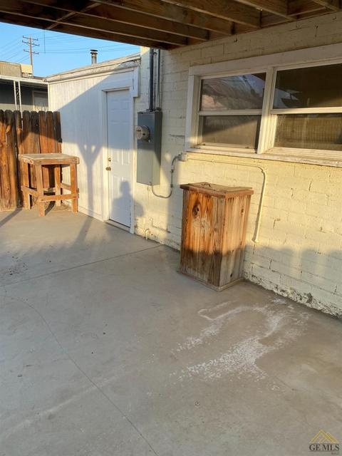 211 E St, Taft, CA 93268 photo 18