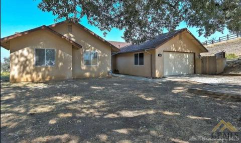 18100 Tejon Dr, Tehachapi, CA 93561 photo 4
