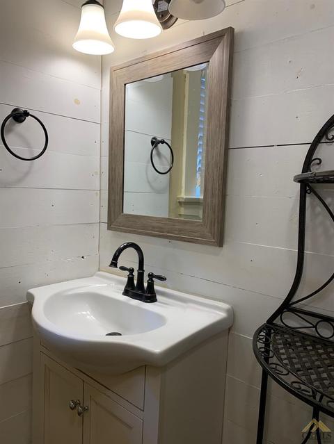 721 A St, Taft, CA 93268 photo 16