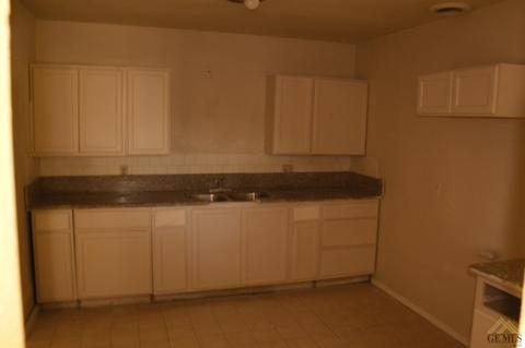 522 E 4th St, Bakersfield, CA 93307 photo 4