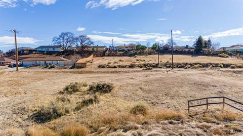 22433 Mccarthy Dr, Tehachapi, CA 93561 photo 2