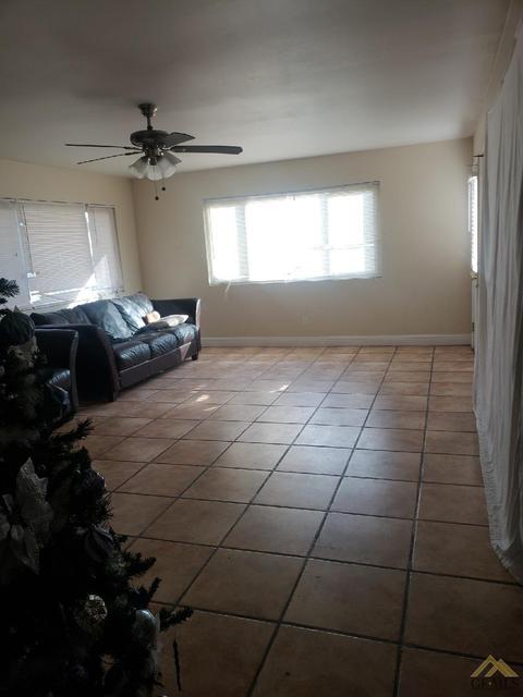 8224 Eucalyptus Dr, Bakersfield, CA 93306 photo 5